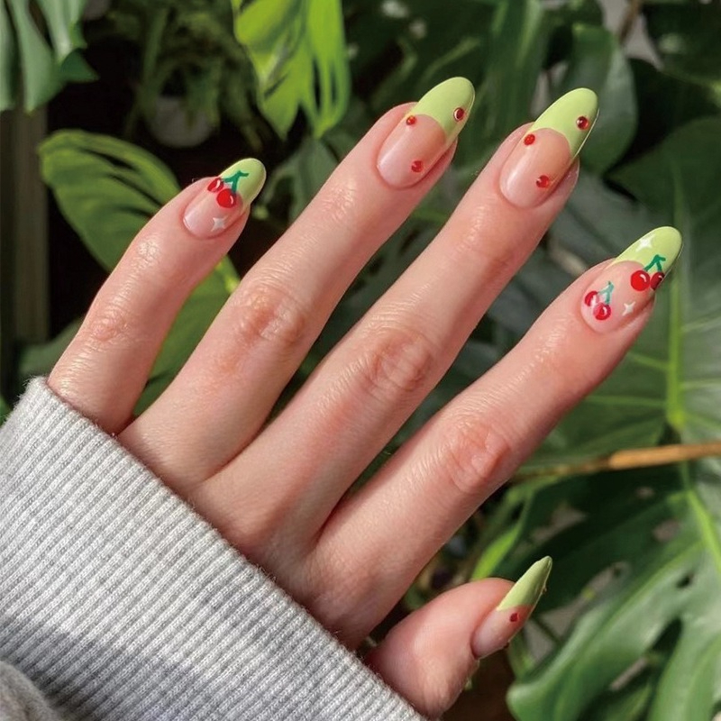 Nail Art Red Cherry - 24 Stück französische künstliche Mandelnägel mit