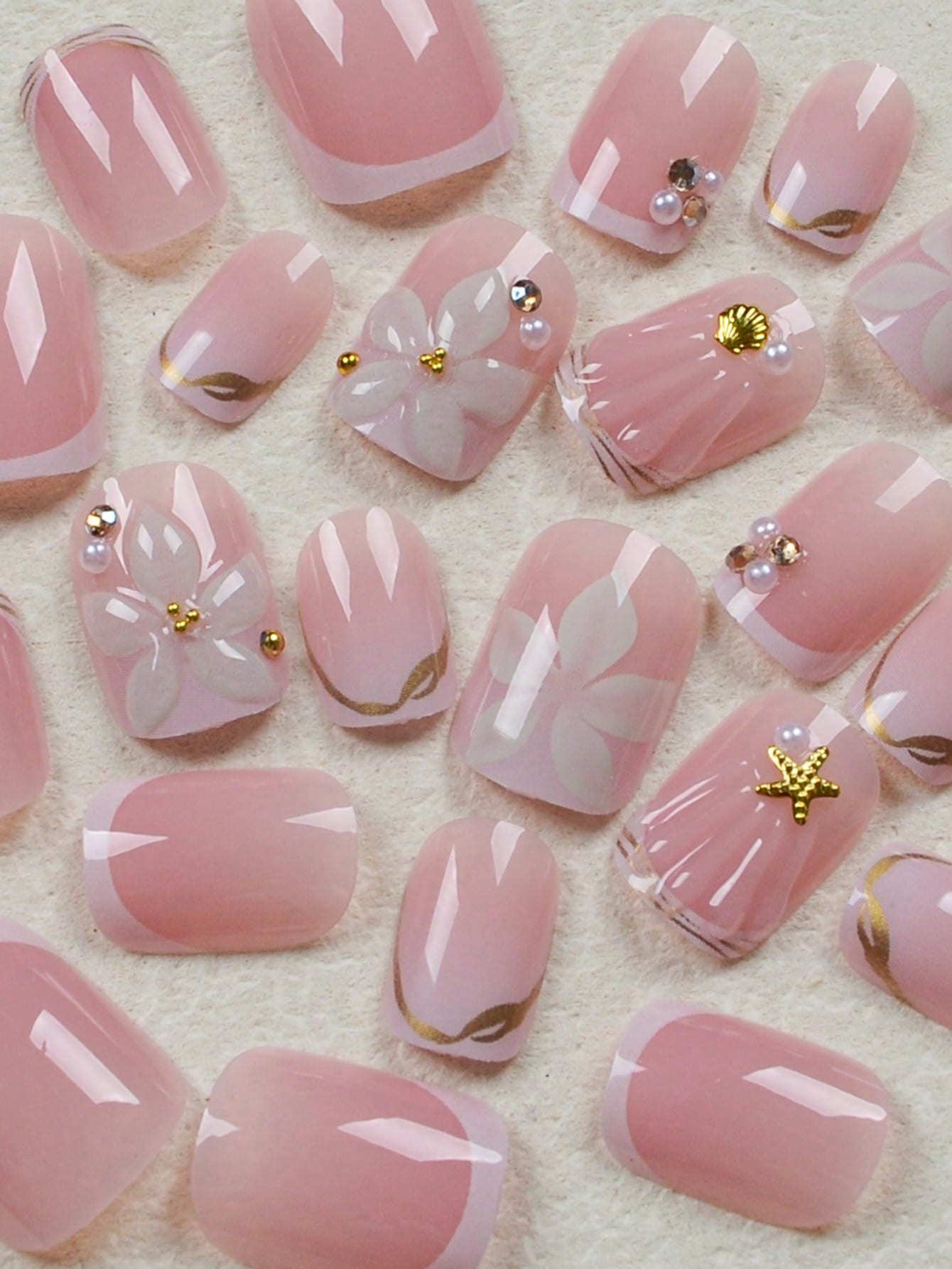 24 Stück kurze, quadratische,  – Nail Art Y2K Bewertung und Preis